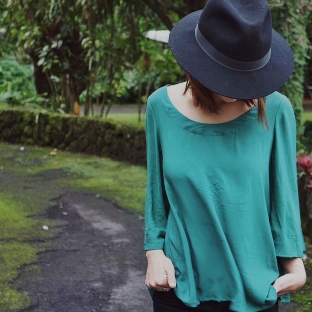 Ava Sky Hawaii Top ~ XS